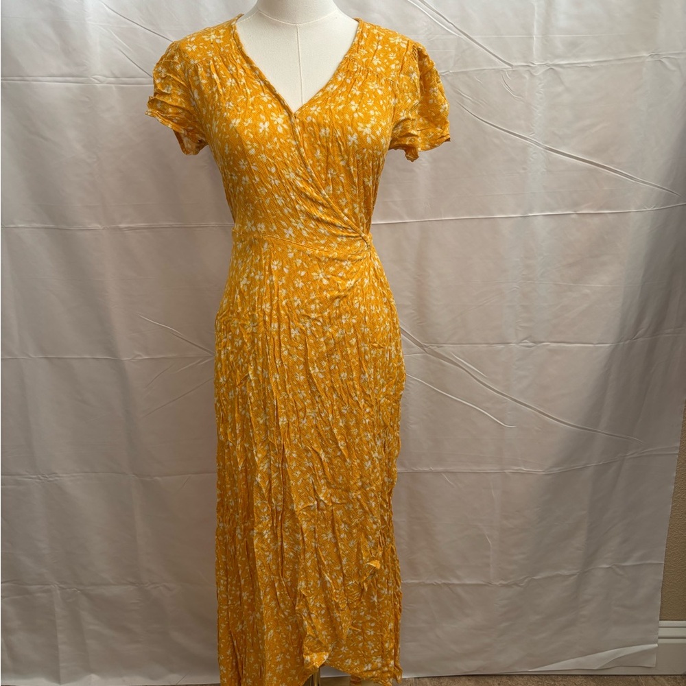 Universal‎ Thread Mustard Floral Wrap Midi Dress Smal